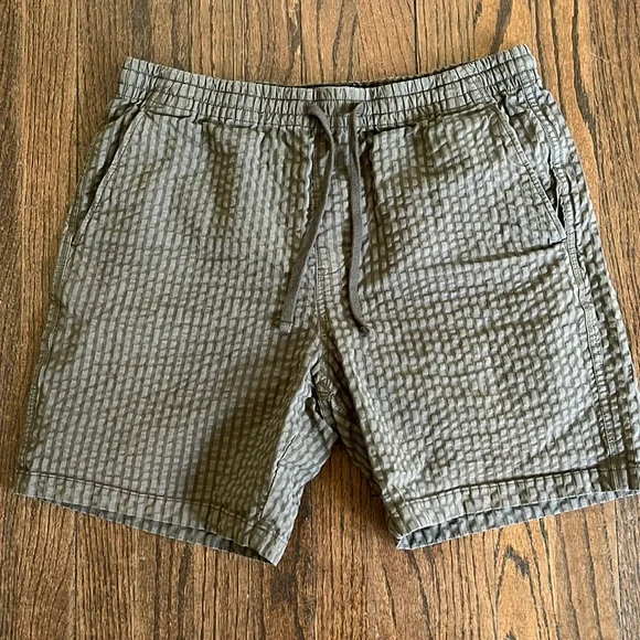 TODD SNYDER 7" SEERSUCKER WEEKEND SHORTS FADED OLIVE GREEN GRAY Men’s large - Picture 2 of 5